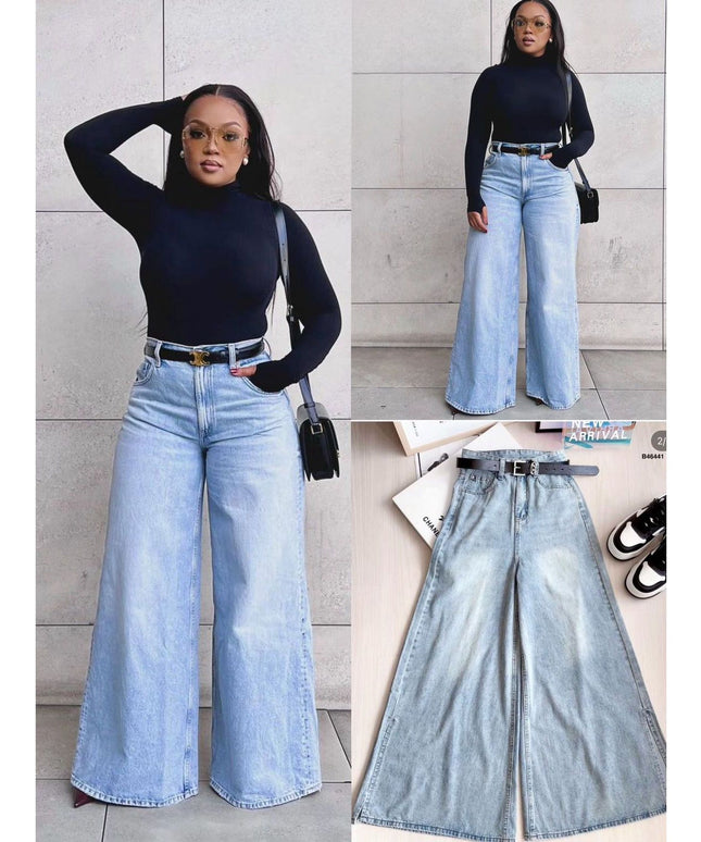 Plus size Wide leg low rise jeans.