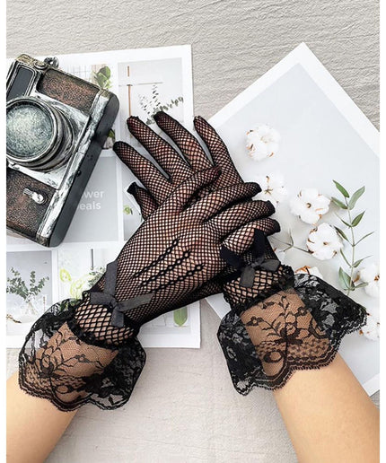 Elegant Lace Trim Gloves