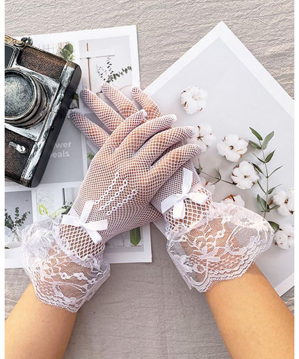 Elegant Lace Trim Gloves