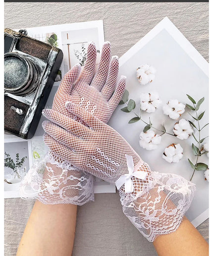 Elegant Lace Trim Gloves