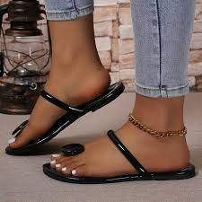 Round Decor Toe Post Thong Sandals.